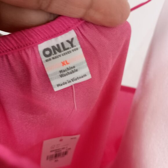 Old Navy Bright Pink Relaxed Fit Adjustable Strap Tank Top Size XL New Tags - Picture 3 of 8